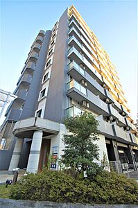 外観：ＲＣ造１０階建てオートロックマンション