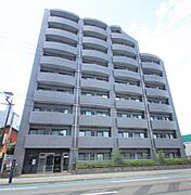 仙台駅まで徒歩10分、オートロックありで女性のひとり暮らしも安心のマンション。ペット飼育可（犬・猫１匹まで）
