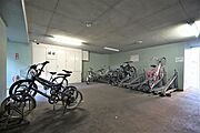 敷地内屋根付き駐輪場