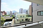 前面棟無しで、日当たり・眺望良好です。