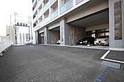 敷地内駐車場。