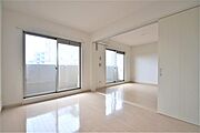 ＬＤＫ１１．４帖・洋室６．２帖