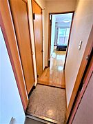 玄関から見たお部屋