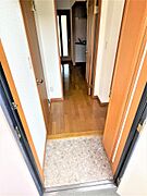 玄関から見たお部屋