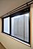 室内：角部屋ならではの二面採光です。