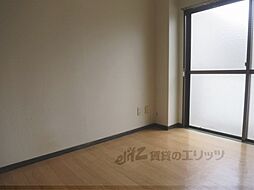 京都市営烏丸線 北大路駅 バス14分 大宮総門口町下車 徒歩3分の賃貸マンション 3階1Kのリビング/ダイニング