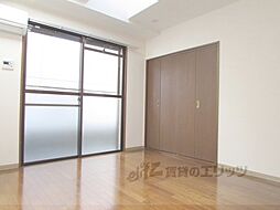 ファースト岩倉 102 1階1DKのリビング/ダイニング