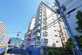 ピュアシティ小倉  ｜ 福岡県北九州市小倉北区江南町（賃貸マンション1K・10階・27.75㎡） その1