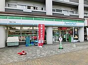 ファミリーマート／馬借3丁目店 (100m)