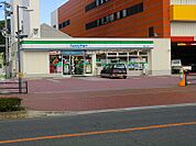 ファミリーマート（450m）