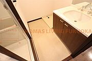 写真は同物件別号室別間取りです。