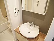 ・写真は同型タイプのお部屋です。