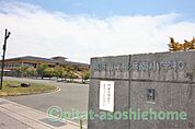 小学校「長浜市立長浜南小学校まで1973m」