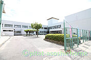 小学校「米原市立坂田小学校まで530m」