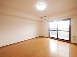 シャンテクレール 304 3階ワンルームのリビング/ダイニング