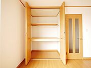 クローゼット（洋室8帖）