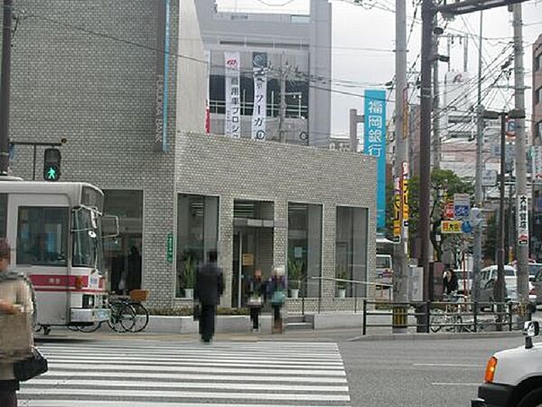 福岡銀行薬院支店（564m）
