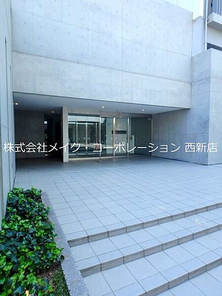 建物エントランス