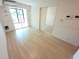 リヴァーサイド・フィオーレ　III 102 1階1LDKのリビング/ダイニング