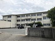 鳥栖市立旭小学校（702m）