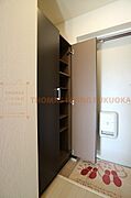シューズボックスがあり靴も沢山入ります
