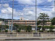 鳥栖市立麓小学校（1349m）