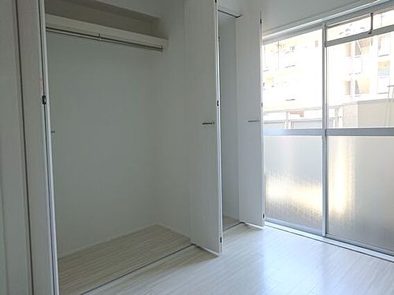 押し入れからク...