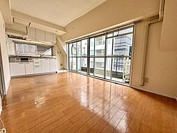 レイランド・アザブ 701 7階1LDKのリビング/ダイニング