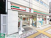 セブンイレブン目黒青葉台3丁目店 徒歩4分。 320m
