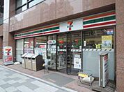 セブンイレブン 徒歩2分。 120m