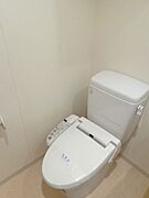 洗浄便座付トイレです