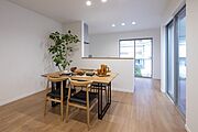 【建物プラン例】建物価格：1800万円、建物面積：99.17m2、間取：4LDK