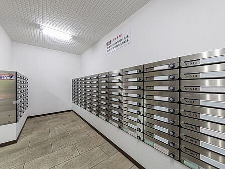 【その他共用部】共用部も整備されており、居住者が安心して利用できる環境が整っています。管理の行き届いた共用スペースは、生活の質を高めてくれる大切なポイントのひとつです。