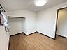 洋室：全居室がフローリングとなっています。フローリングのお部屋はお掃除がラクチンです！