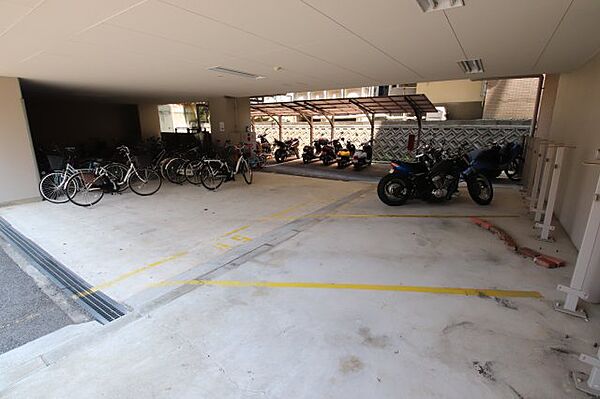 画像4:駐輪場バイク置き場