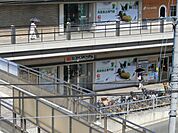 スーパーマルヤスJR千里丘店(スーパー)まで187m