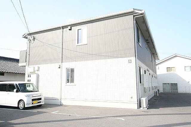 4 / 7