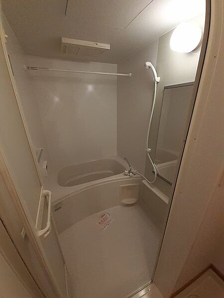 画像5:追い焚き機能＆浴室乾燥機付きバスルームです☆彡