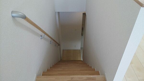 画像12:手すり付きの階段です★４階のお部屋です！