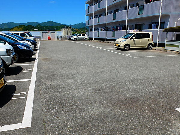 画像28:広々とした駐車スペースです！