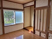 1階 ６帖間（ホール側）