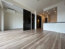 都営大江戸線 西新宿五丁目駅 徒歩4分の賃貸マンション 2階2LDKのリビング/ダイニング