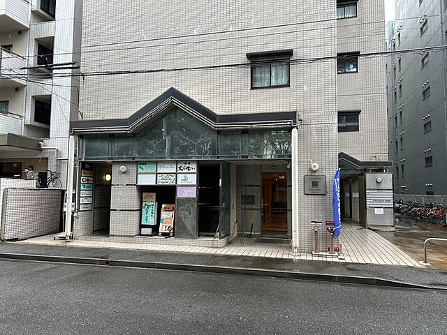 4 / 22