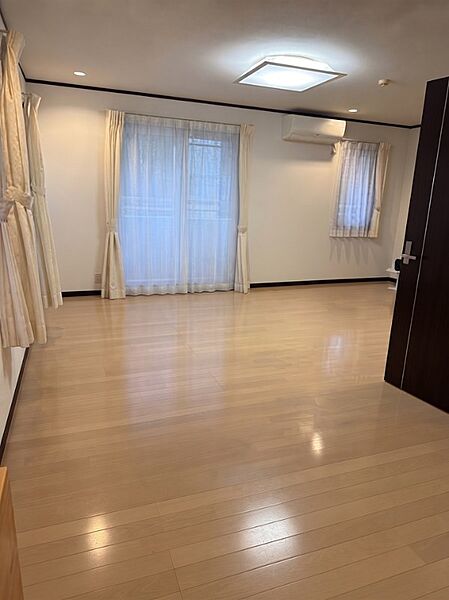 洋室を拡大表示