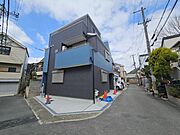 車通りの少ない立地で小さなお子様やご年配の方にも安心！