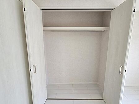 洋室6帖:充分な収納スペースを確保しました!