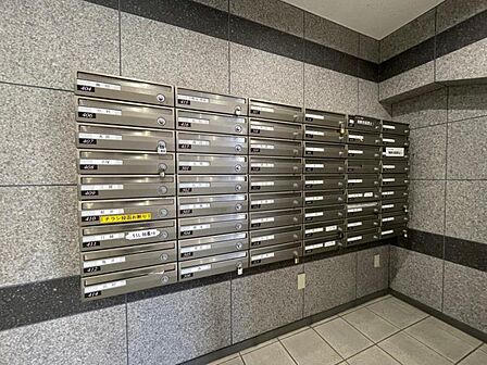集合ポストがあるので、防犯対策・営業訪問対策もできますね！
