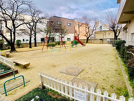 敷地内に公園がありますよ!