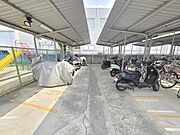 バイク置き場も確保されています☆