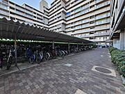 整理された駐輪場で自転車の出し入れもらくらく！